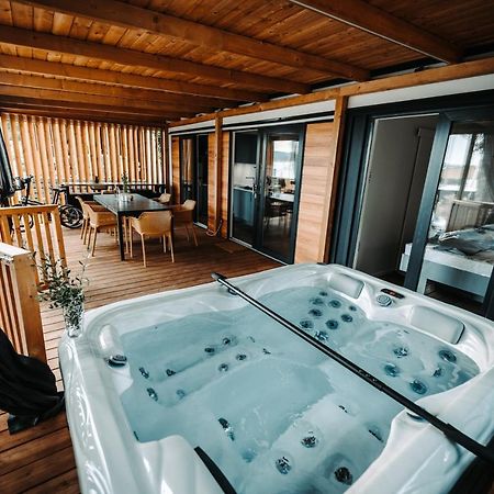 Sea House Shade, Pool & Jacuzzi - Privilege Point Camping & Villas Selce Extérieur photo