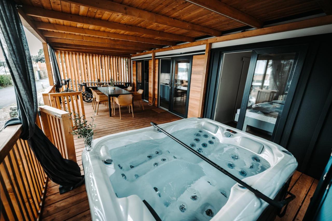 Sea House Shade, Pool & Jacuzzi - Privilege Point Camping & Villas Selce Extérieur photo