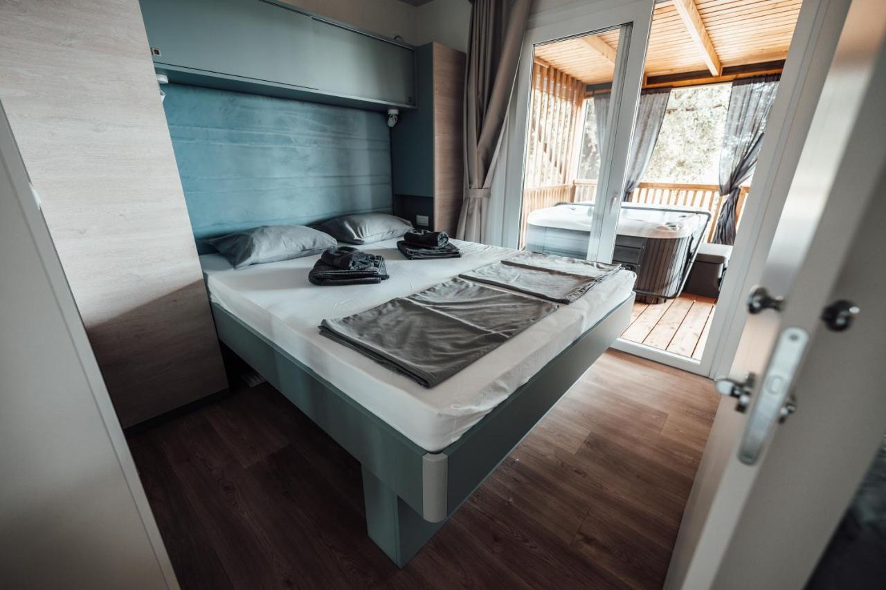 Sea House Shade, Pool & Jacuzzi - Privilege Point Camping & Villas Selce Extérieur photo