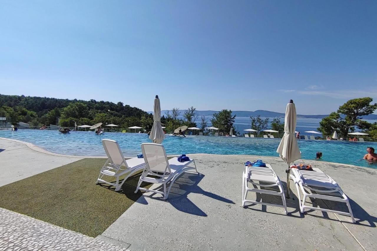 Sea House Shade, Pool & Jacuzzi - Privilege Point Camping & Villas Selce Extérieur photo